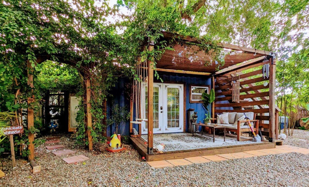 Cozy Af Tiny-House Oasis Villa Tampa Exterior photo