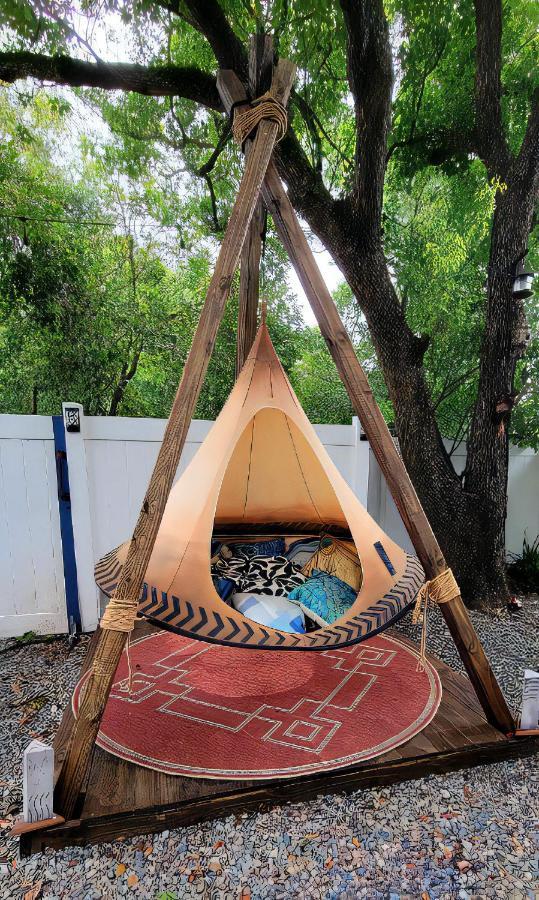 Cozy Af Tiny-House Oasis Villa Tampa Exterior photo